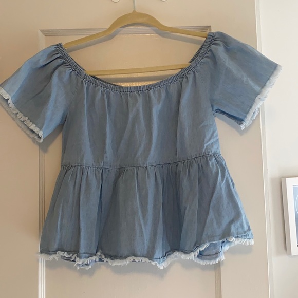 Forever 21 chambray off the should top sz M w/ fringed/frayed edges - Picture 1 of 6